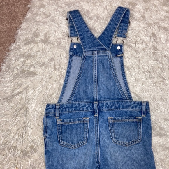 Gap washed denim pleated bib overall size 5 - Picture 4 of 9